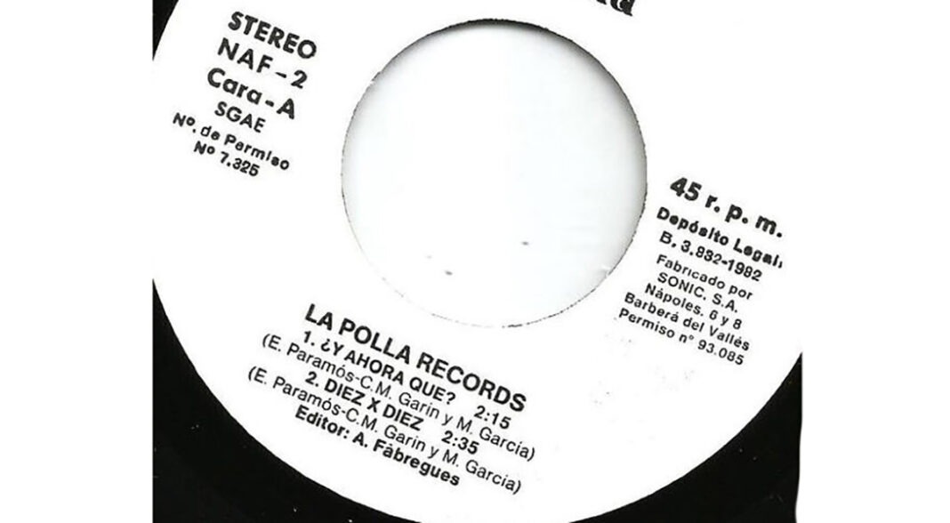Detall del disc de La Polla Records amb el segell d'&Agrave;ngel F&agrave;bregues.